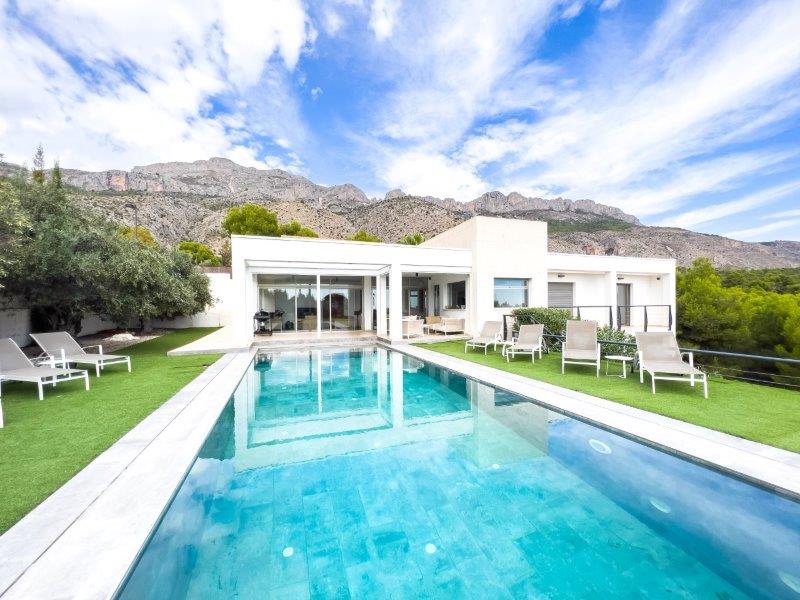 5 Bedroom Villa in Altea