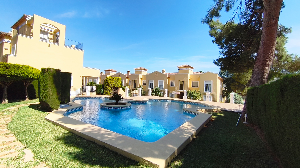 2 Bedroom Penthouse Apartment in Denia (La Sella)